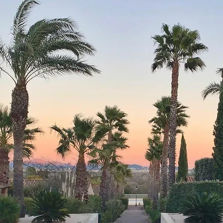 度假居 Green Escape Roquebrune ,Maison Au Coeur Du Golf 18 Trous 罗克布伦河畔阿尔让